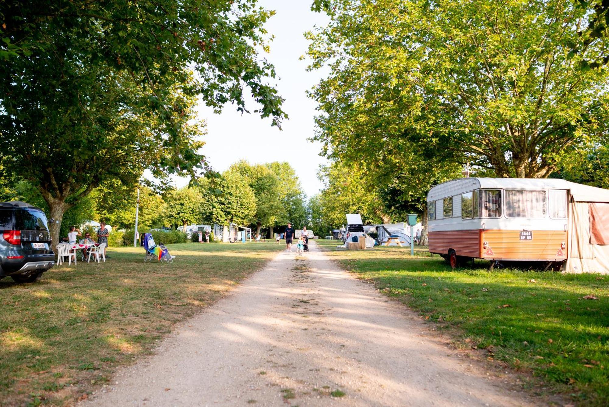 Camping De Thoissey *** Esterno foto