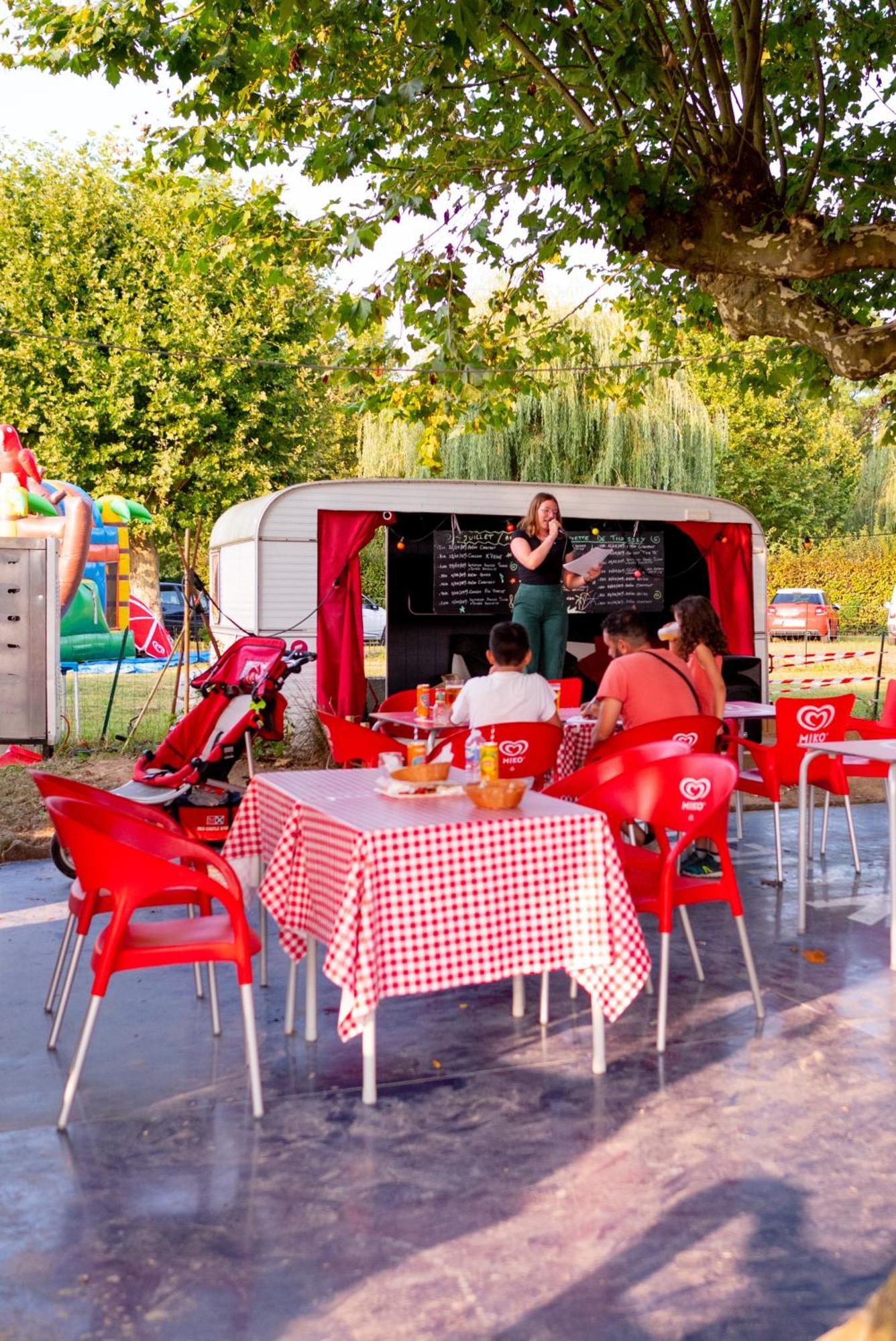 Camping De Thoissey *** Esterno foto